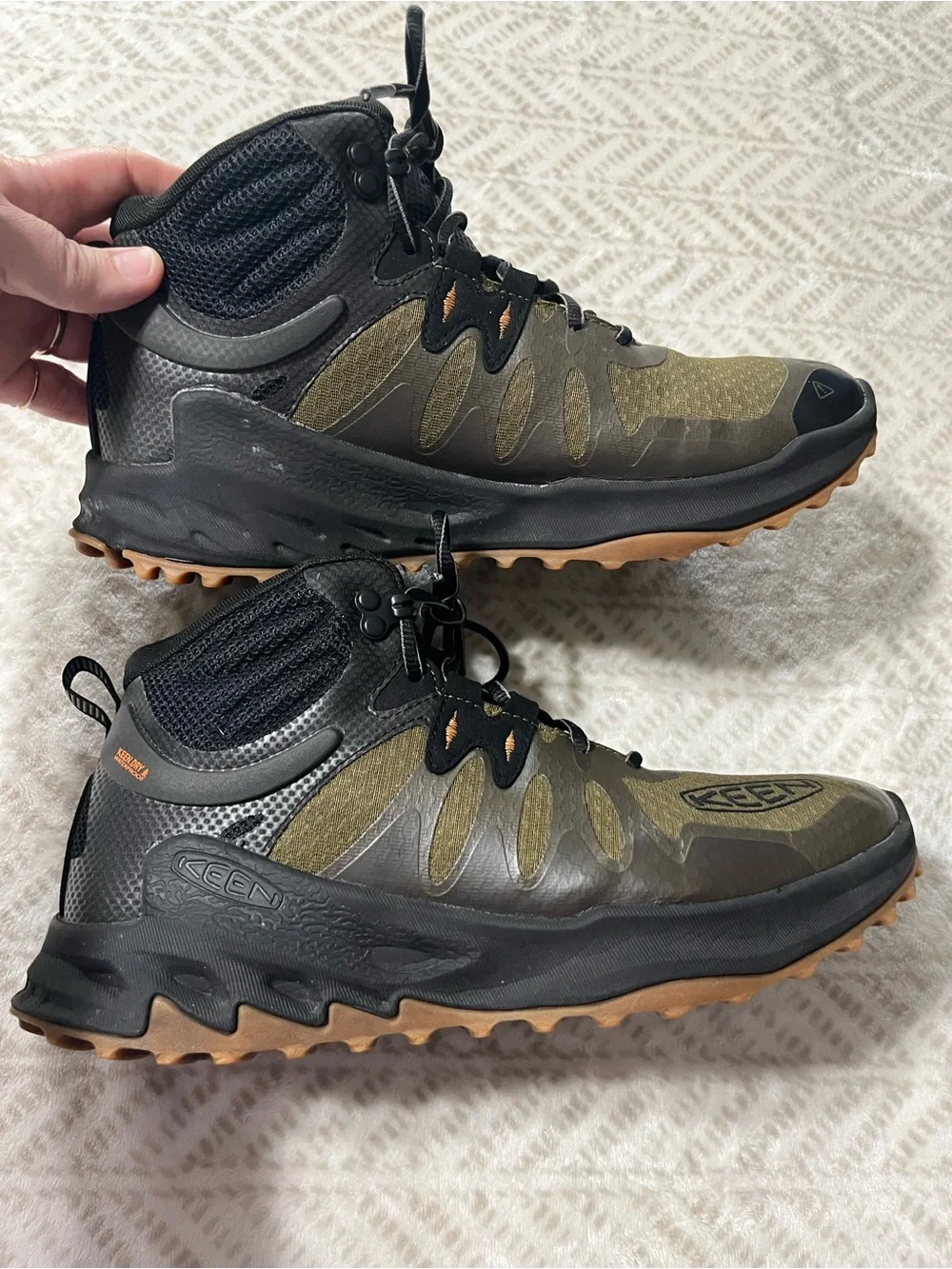 KEEN Men's Green Black Waterproof Hiking Boots 9.5